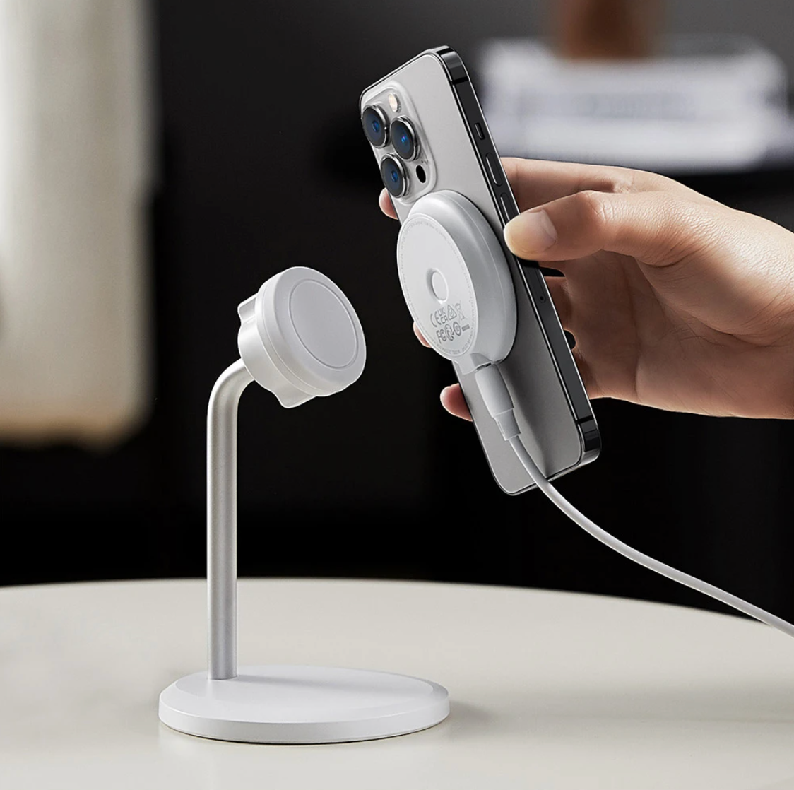 Shift Wireless Charger (HaloLock)