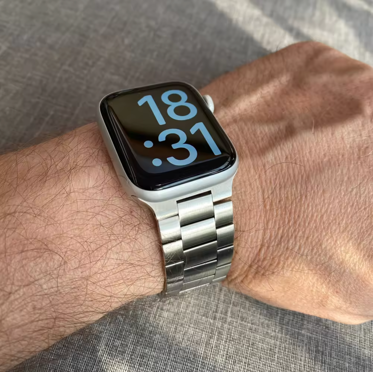 Apple watch metalic strap