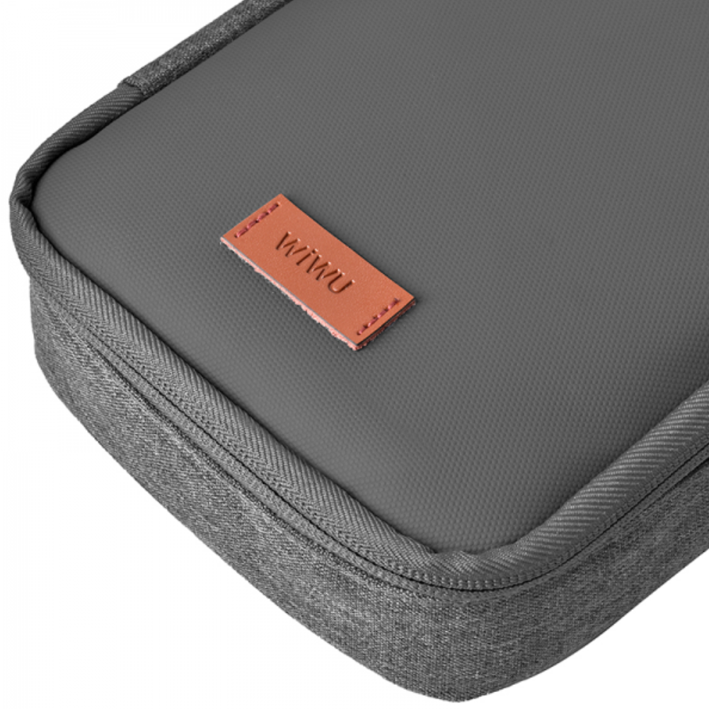 Minimal Tech Pouch